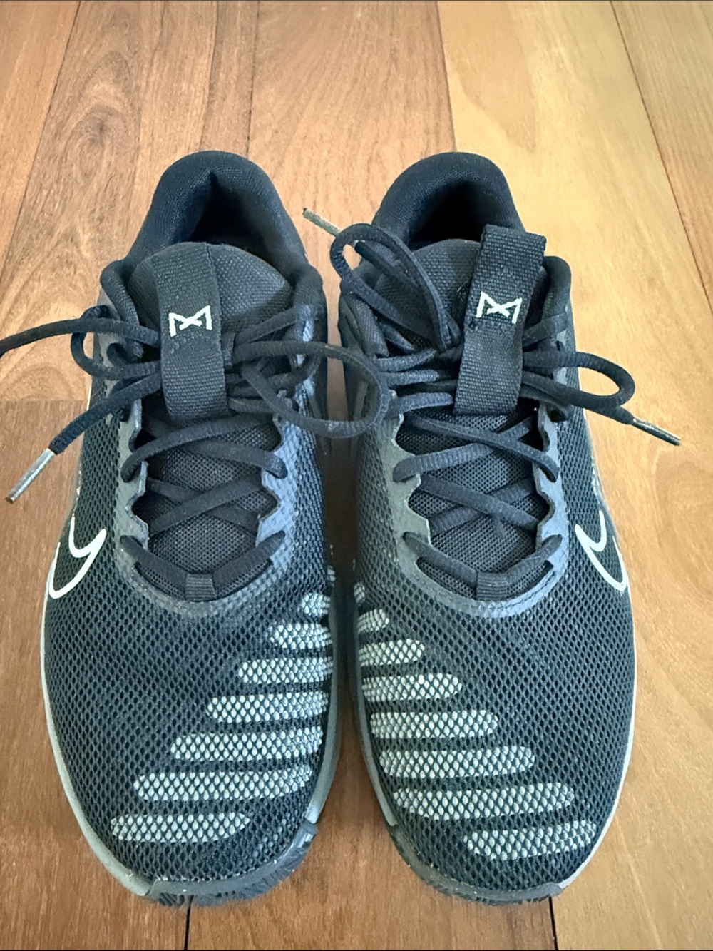 Nike Black and White Zoom Insole Athletic Sneakers